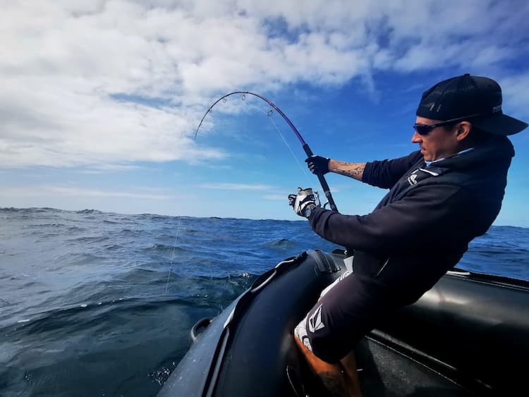 Choisir son ensemble canne / moulinet pour pêcher le thon rouge au leurre