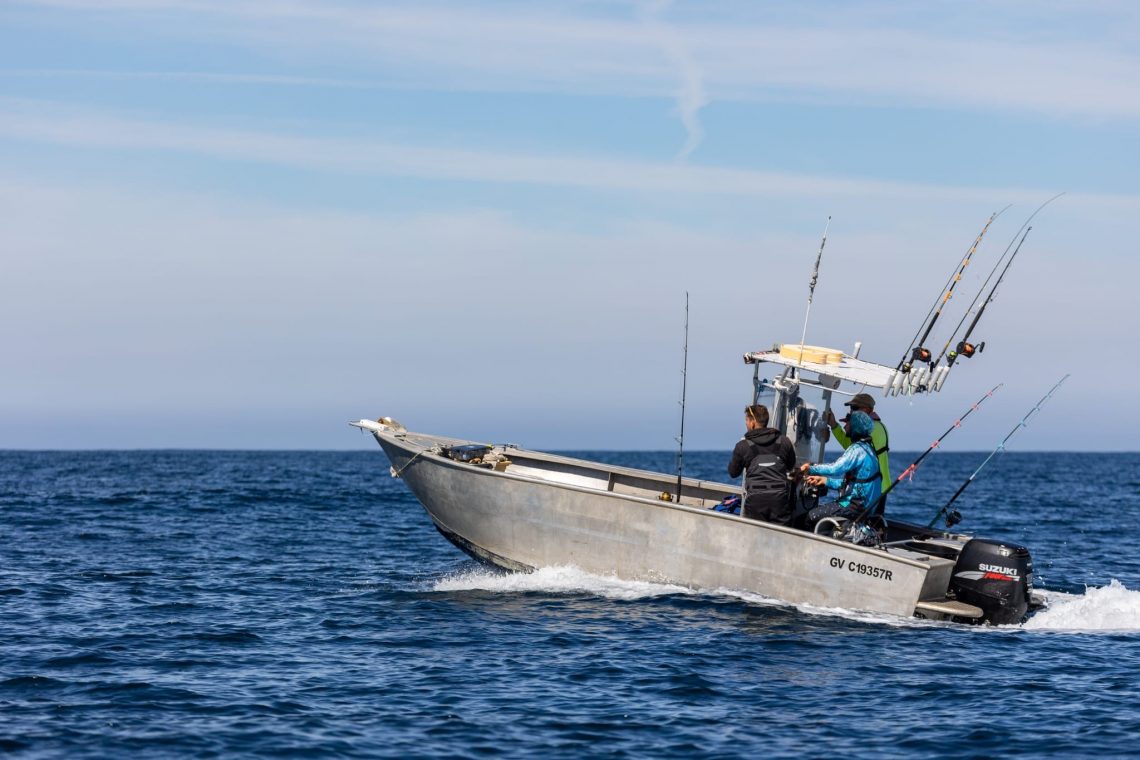 bateau de pêche sportive en mer