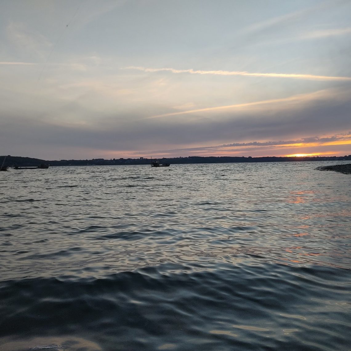 paysage marin au crépuscule