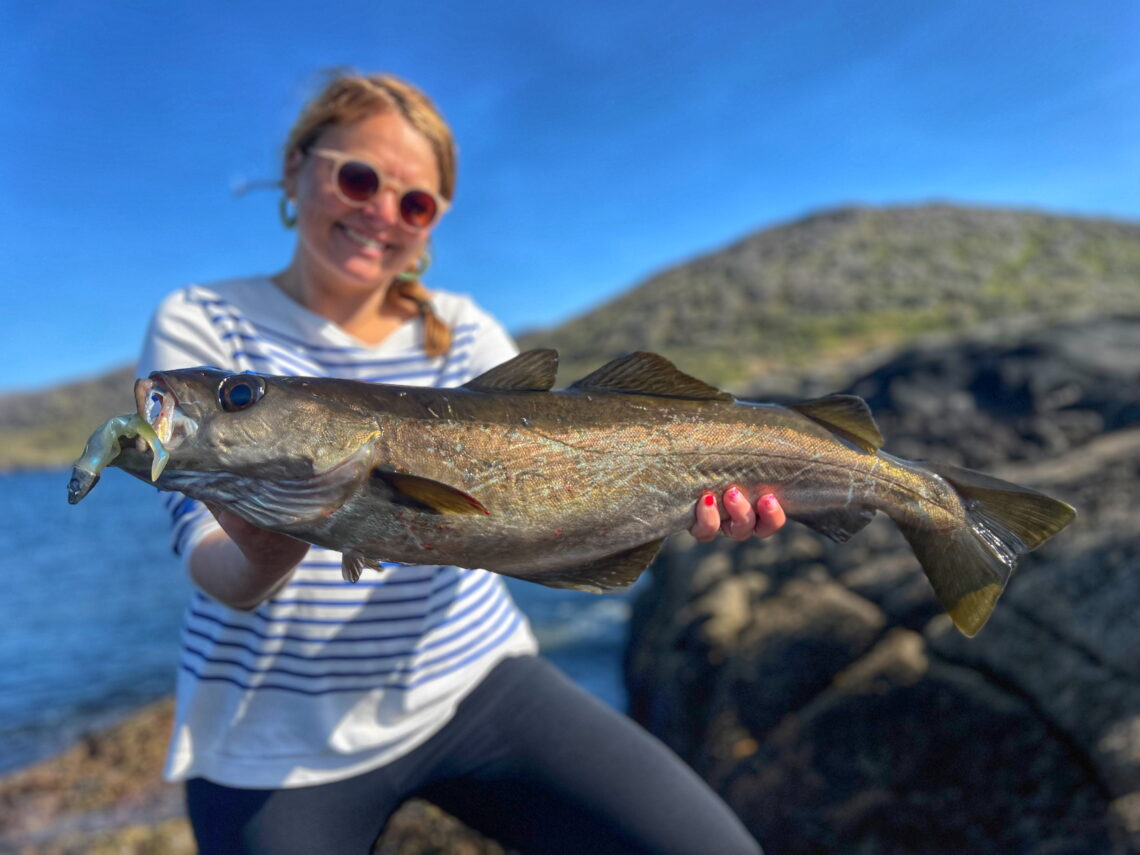pêcheuse et lieu jaune